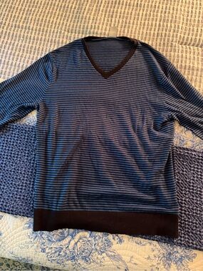 GAP Men's Striped V-Neck Sweater - Navy and Black